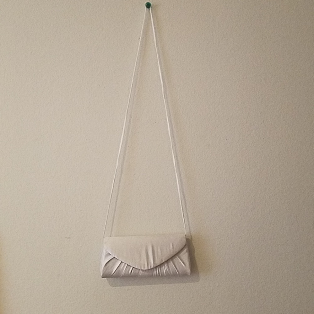 All White Clutch